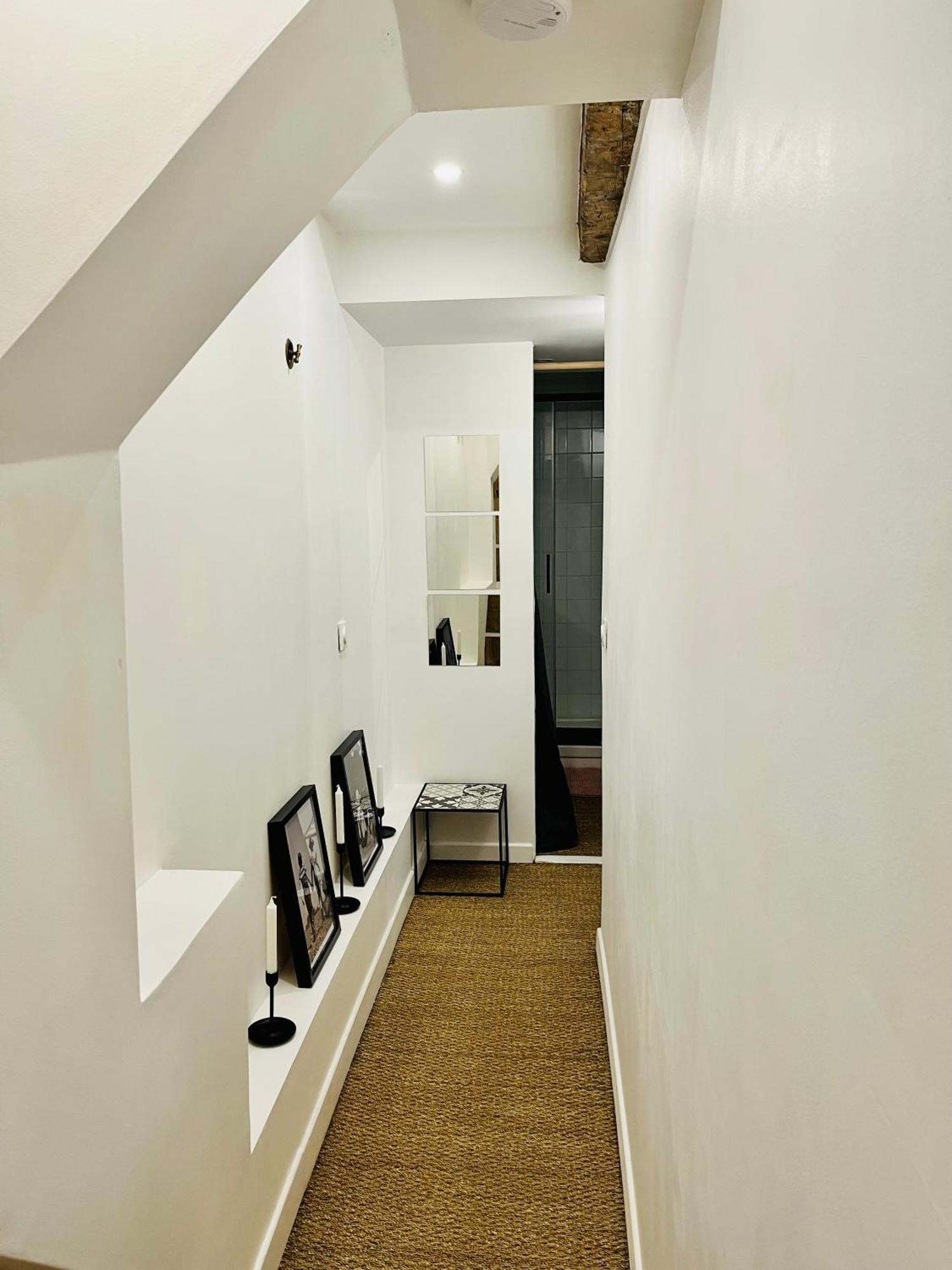 - Vieux-port Apartment Marseilles